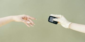 Wearable Health Technology: Bridging Biomedical Innovation and Patient Care